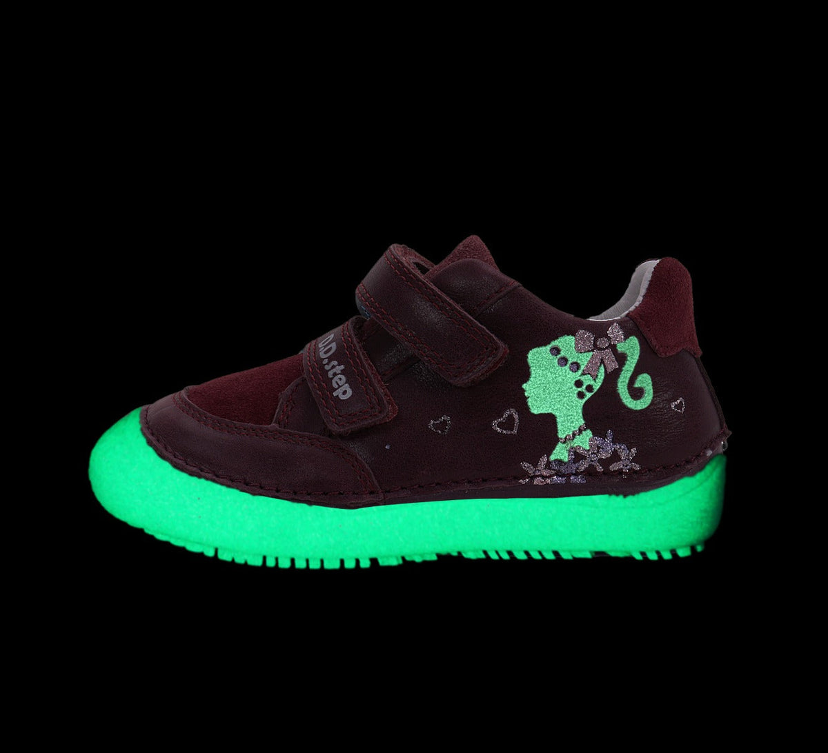 D.D.Step pantofi fete Barefoot cu talpa fluorescenta 26-31 Raspberry cu fetita