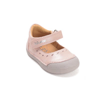 D.D.Step pantofi fete Primii pasi decupati 20-25 Baby Pink cu inimioare