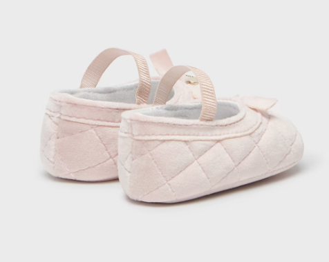  Soft pink