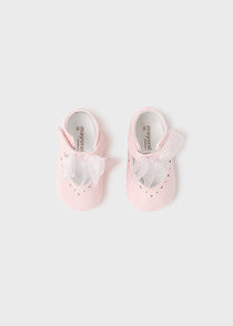  Soft pink