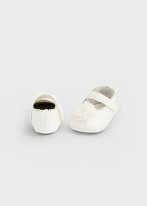 Mayoral botosei fete ceremonie cu floricica 15-18 Off-white