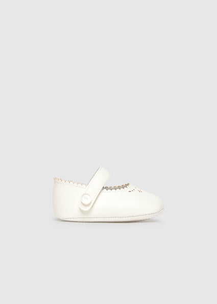 Mayoral botosei fete elegante cu perforatii dragute 0-12 luni Off-white