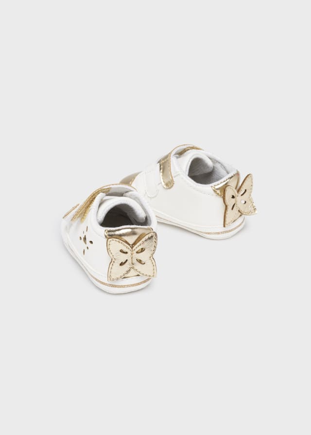  Off-white cu fluturas